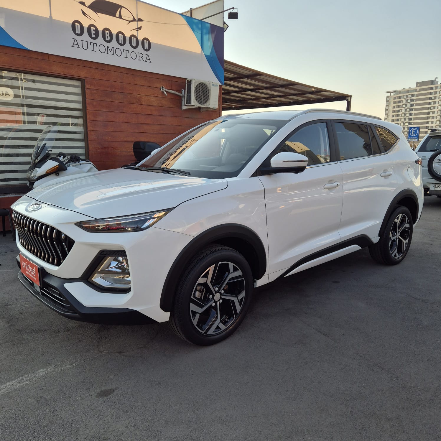 JAC Js8