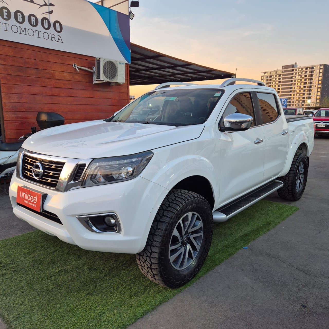 Nissan Np300